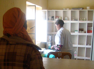 pharmacist and client